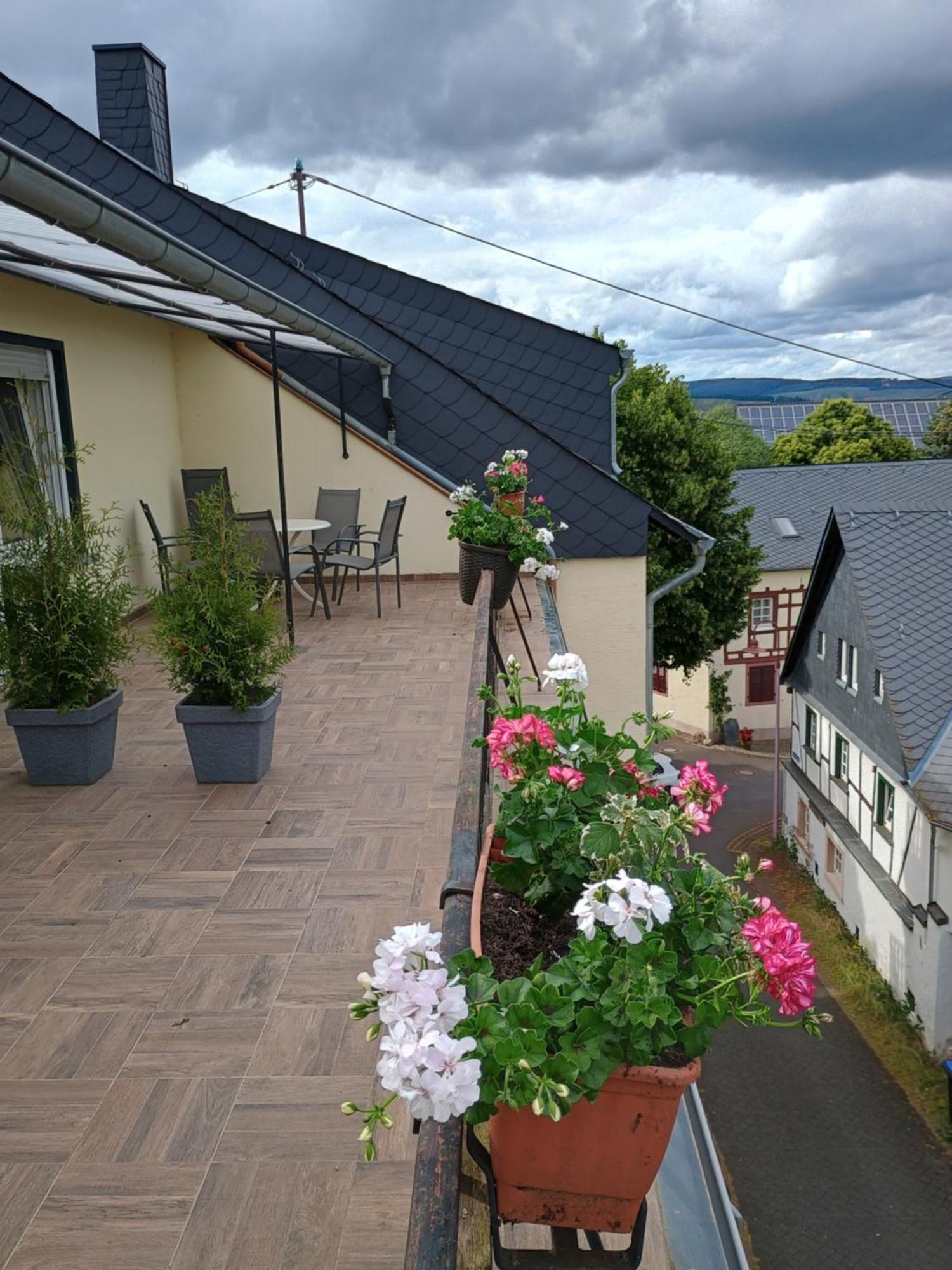 Gasthof Zur Grafschaft Veldenz Exterior photo